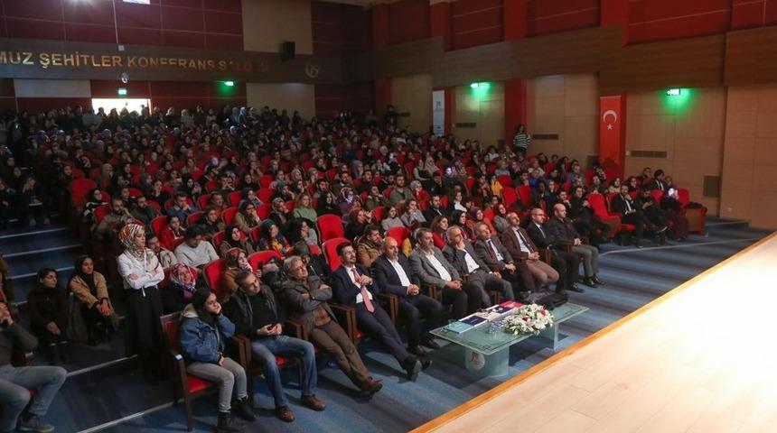 KB&Uuml;&rsquo;de şiir, drama ve m&uuml;zikle buluştu