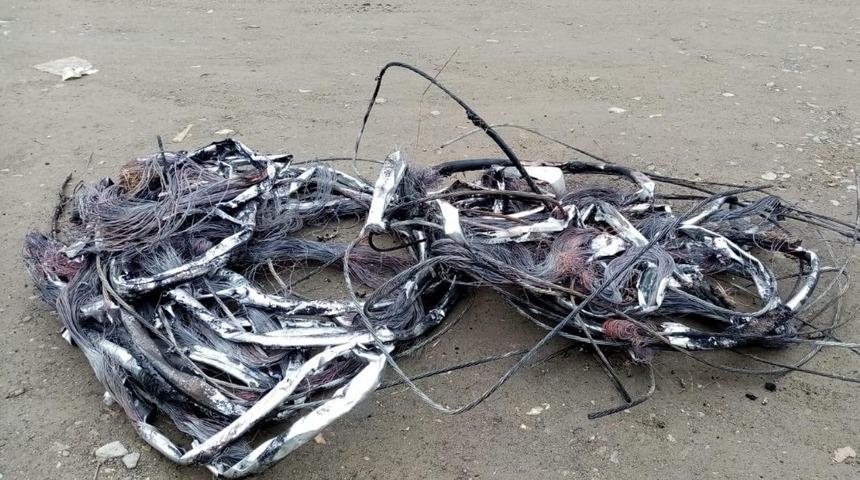 Kablo hırsızı jandarmadan ka&ccedil;amadı