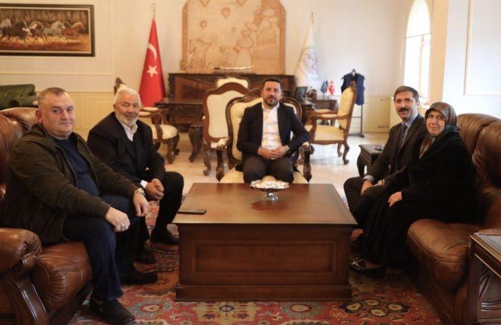 Milletvekili Sarıkaya’dan Belediye Başkanı Arı’ya ziyaret G1