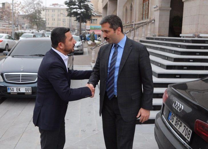 Milletvekili Sarıkaya’dan Belediye Başkanı Arı’ya ziyaret G3