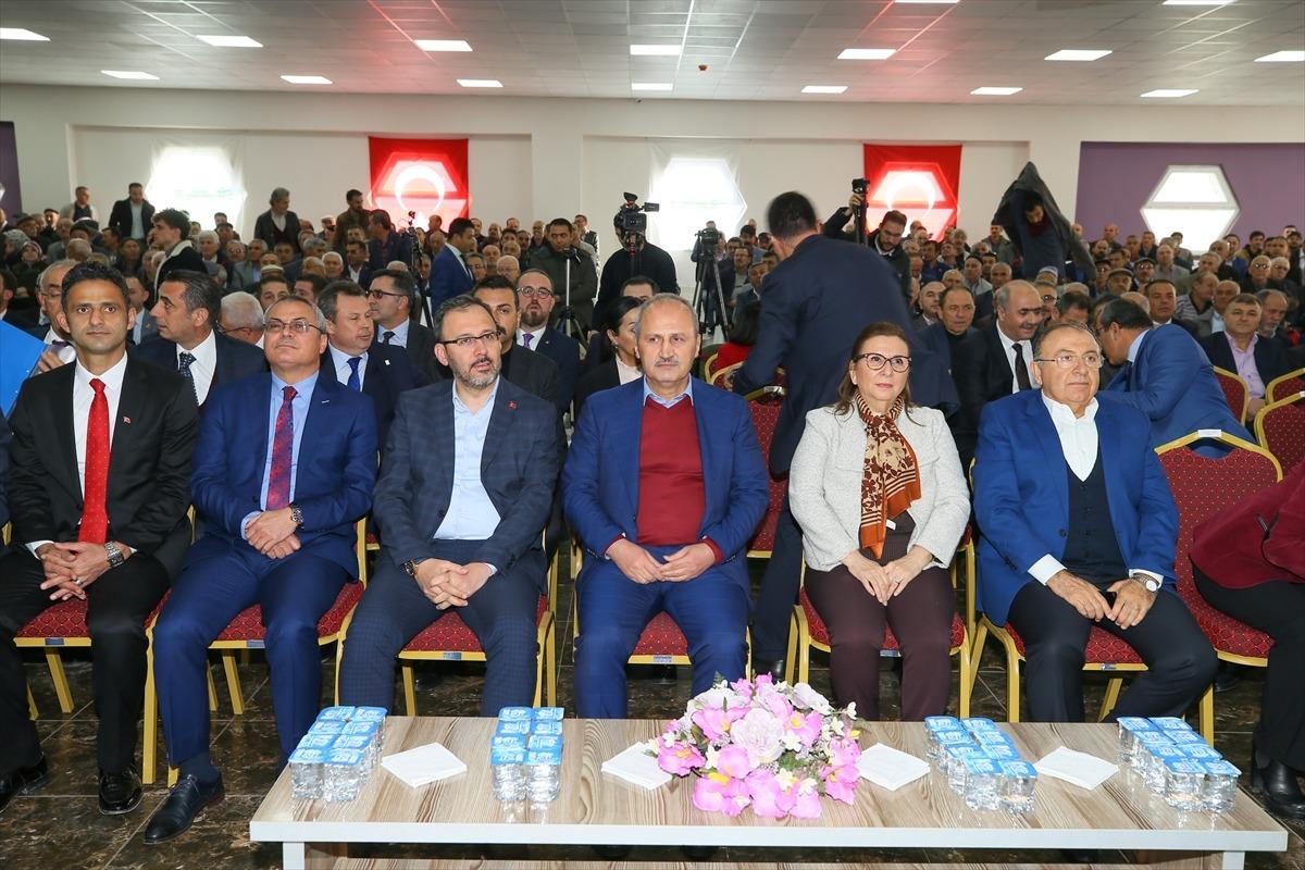 Bakanlar Pekcan, Turhan ve Kasapoğlu Manisa'da halkla buluştu