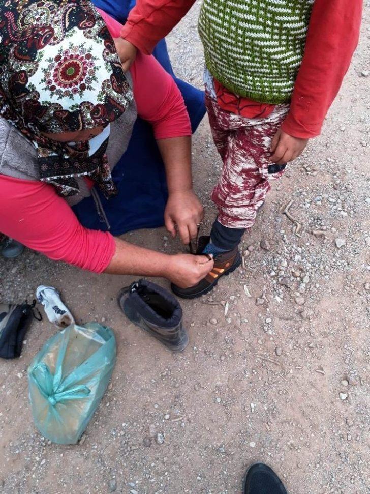 Şefkatli ellerden ihtiyaç sahibi çocuklara 300 çift bot ve 300 adet mont G1