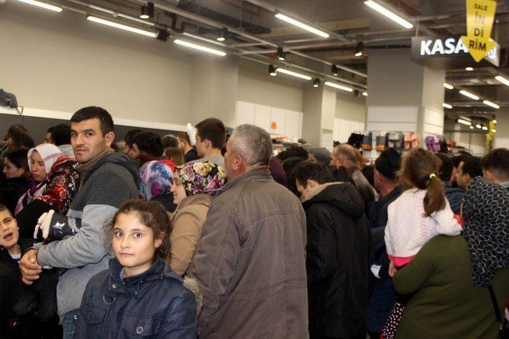 KAYSERmall Outlet’te indirimli alışveriş yoğunluğu G4