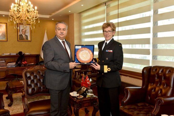 NATO Daimi Deniz Görev Grubu gemi komutanlarından Vali Su’ya ziyaret G1