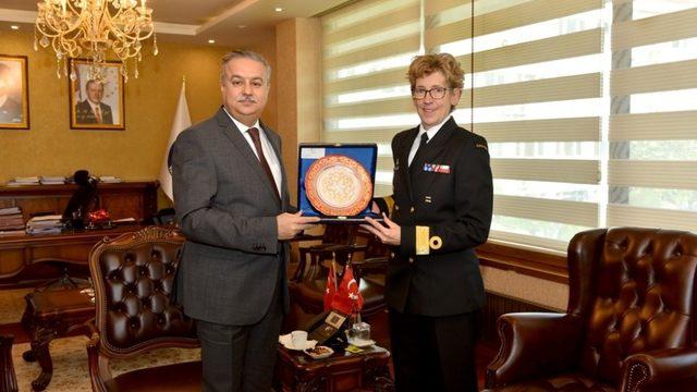 NATO Daimi Deniz Görev Grubu gemi komutanlarından Vali Su’ya ziyaret