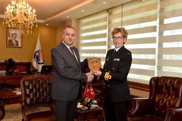 NATO Daimi Deniz Görev Grubu gemi komutanlarından Vali Su’ya ziyaret G2