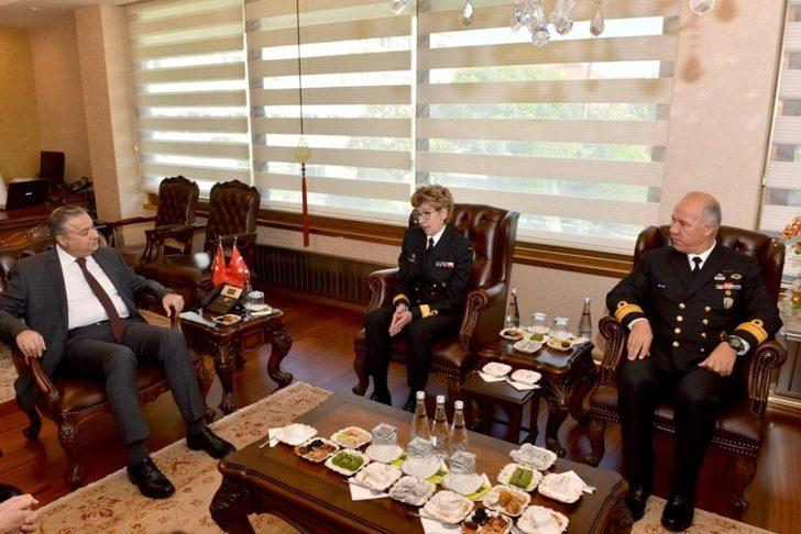 NATO Daimi Deniz Görev Grubu gemi komutanlarından Vali Su’ya ziyaret G3