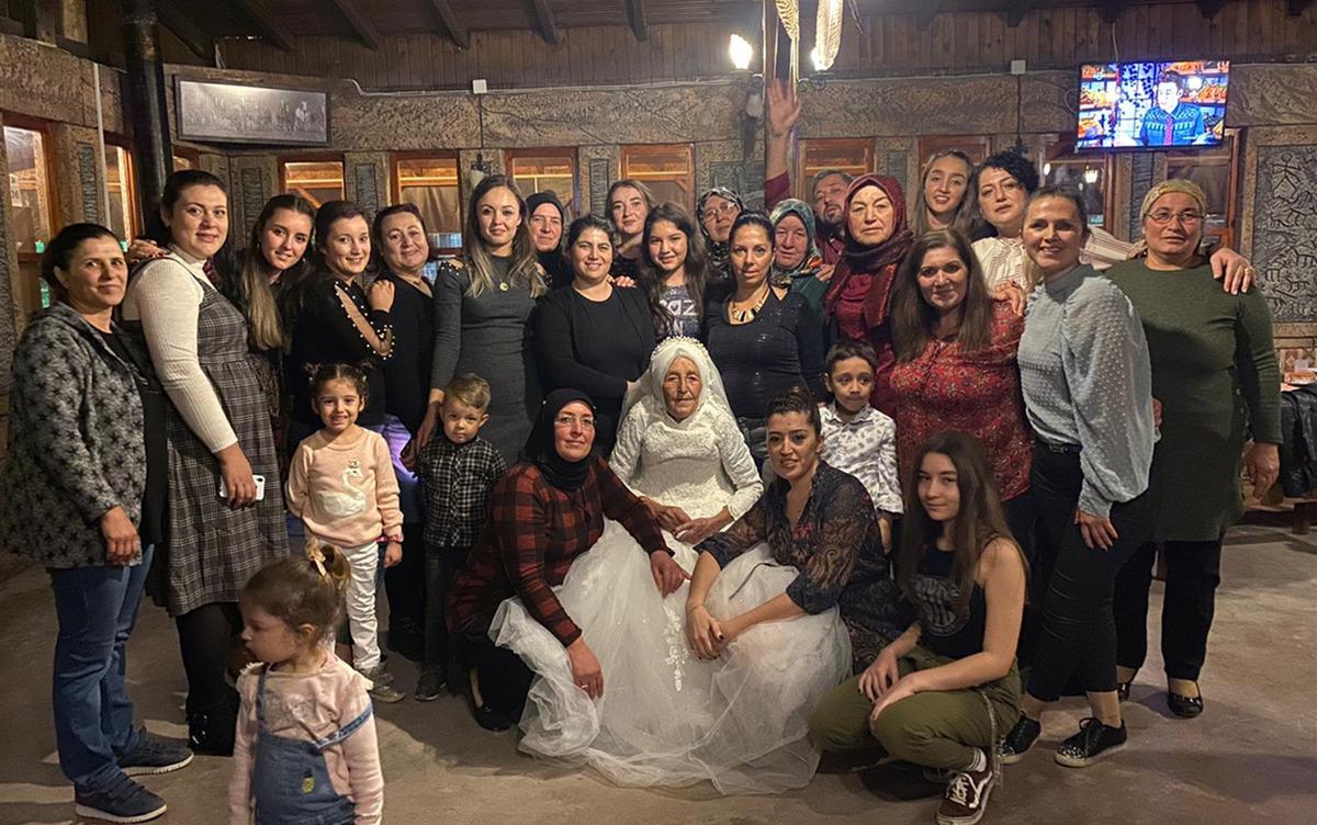 70 yıllık gelinlik hayali, 85 yaşında ger&ccedil;ek oldu