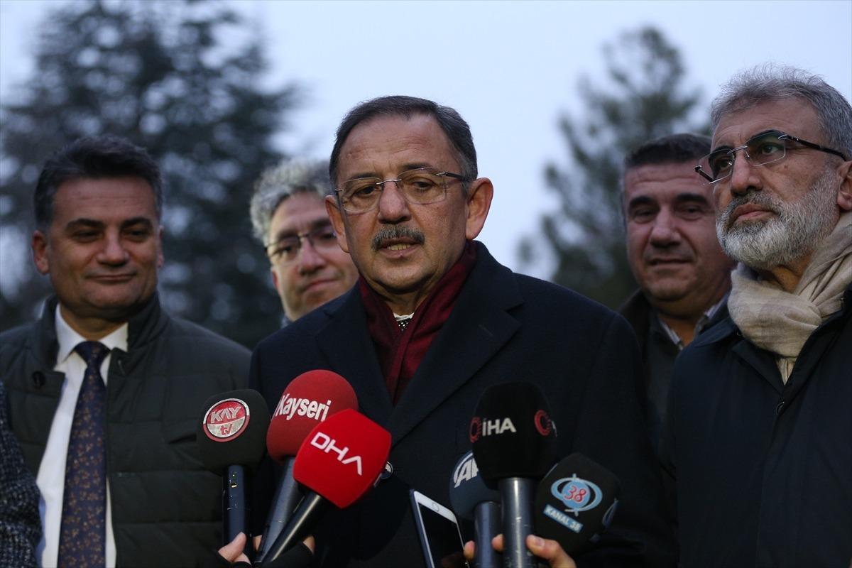 AK Parti Genel Başkan Yardımcısı &Ouml;zhaseki, Kayseri'de hastane inşaatında incelemede bulundu