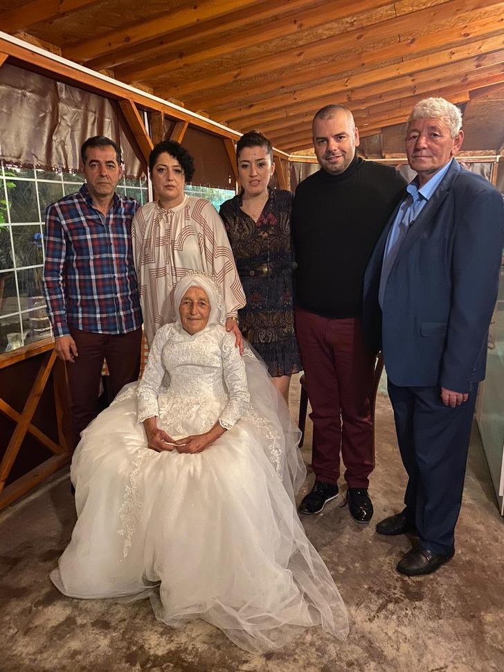 70 yıllık gelinlik hayali, 85 yaşında gerçek oldu G2