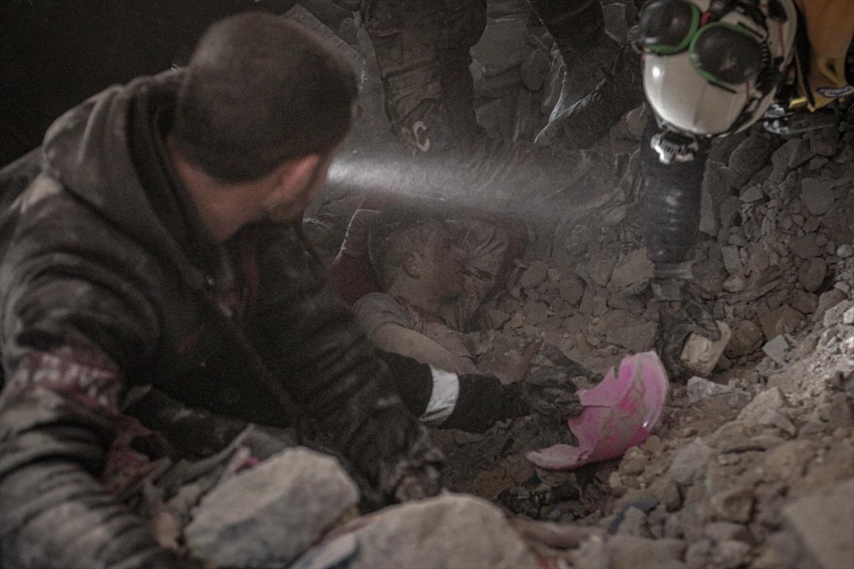 Rejim g&uuml;&ccedil;leri İdlib'i bombaladı: 20 &ouml;l&uuml;, 50 yaralı