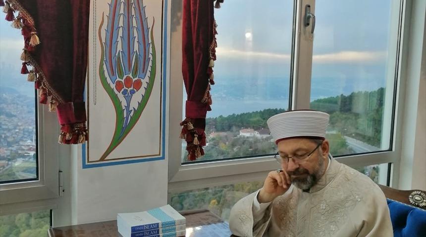 Diyanet İşleri Başkanı Erbaş, Beykoz Karlıtepe Merkez Camisi'ni ziyaret etti