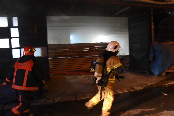 Bursa'da mobilyacılar sitesinde korkutan yangın G4