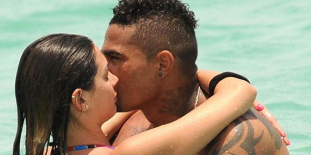 &Uuml;nl&uuml; modelin tanga şovu