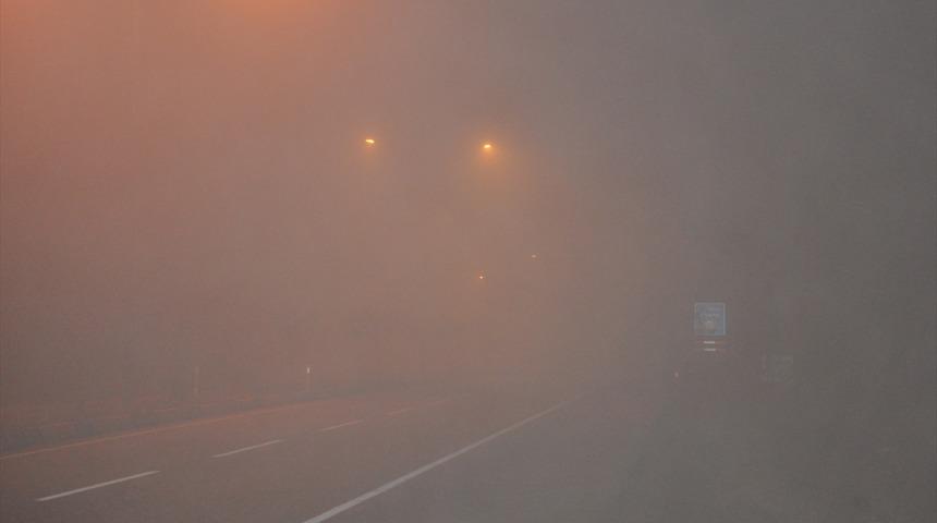 Kırıkkale'de ulaşıma etkili sis engeli