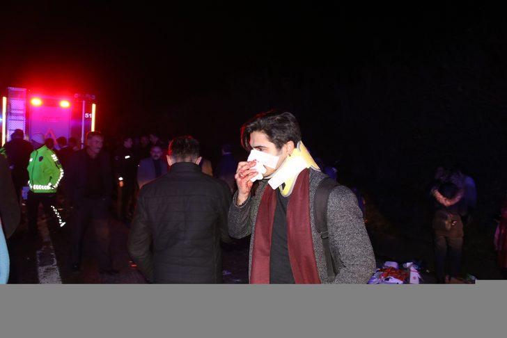 Düzce'de otobüs, otoyolda hatalı dönüş yapan TIR’a çarptı: 2 ölü, 35 yaralı G3