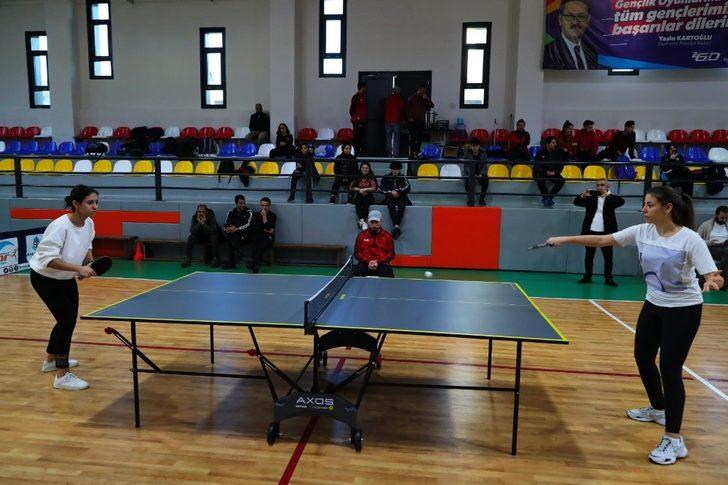 Pinpon topunu takip etmekte zorlandılar G2