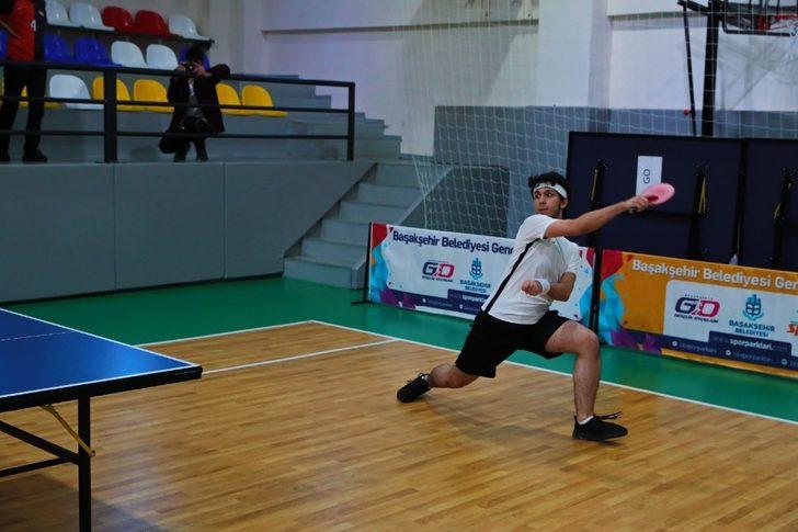 Pinpon topunu takip etmekte zorlandılar G4