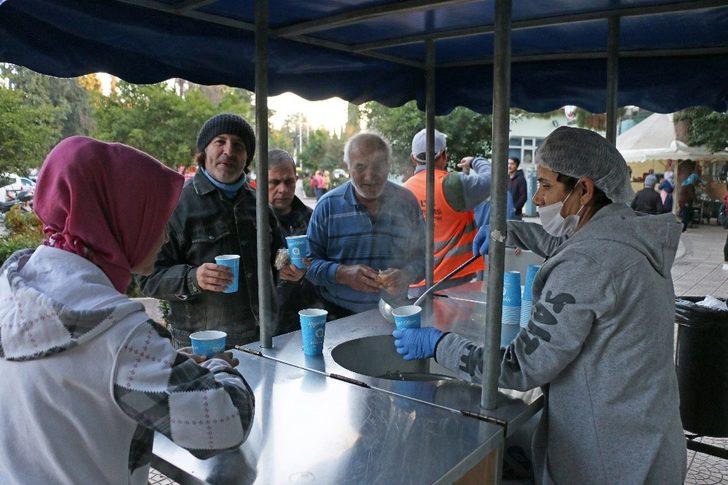 Büyükşehir’den her sabah iç ısıtan ikram G1