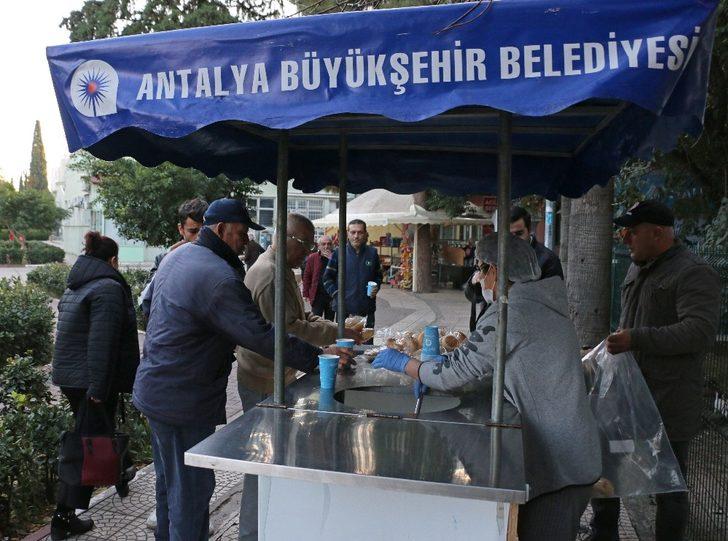 Büyükşehir’den her sabah iç ısıtan ikram G2