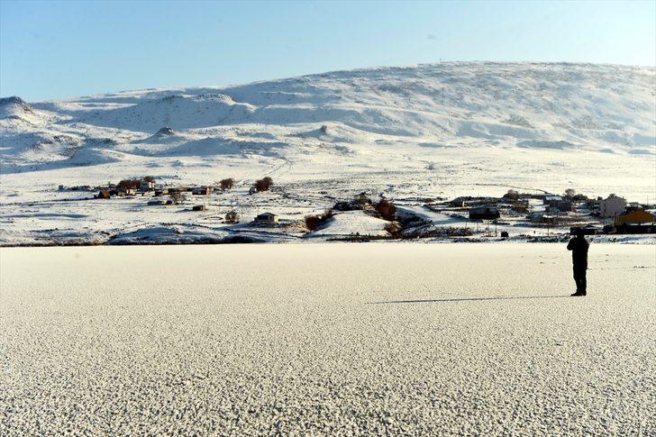 Ardahan'da Aktaş Gölü'nün yüzeyi buz tuttu G5