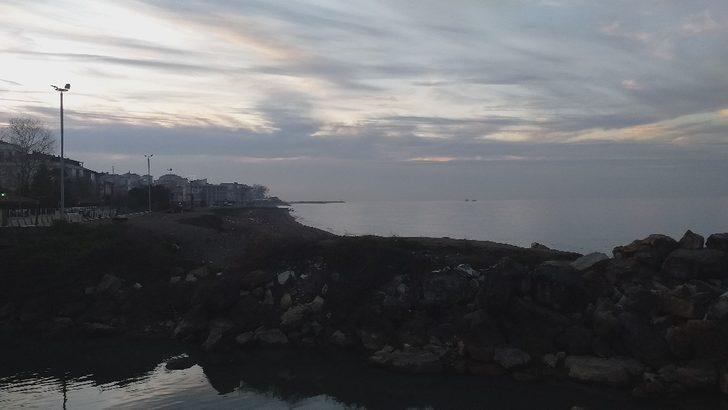 Akçakoca sahilinde vatandaşları şaşırtan görüntü G3