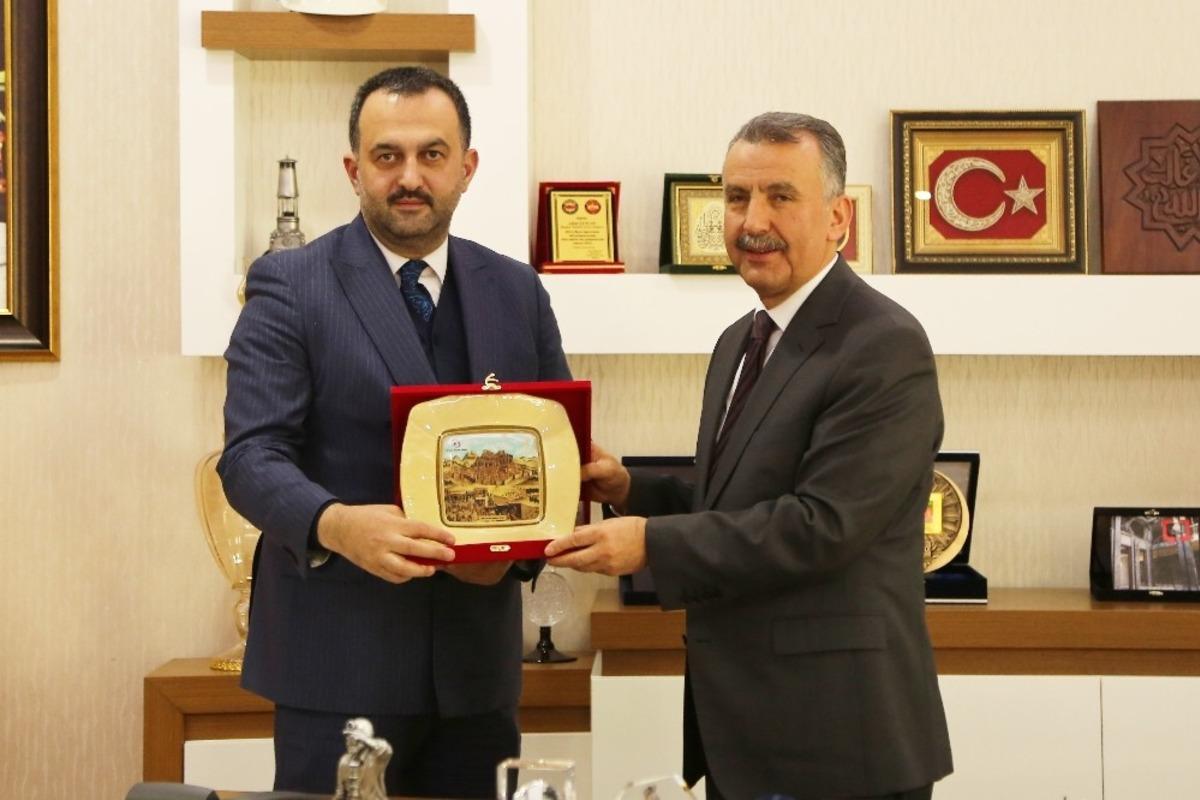 ATO kuaf&ouml;rl&uuml;k ve g&uuml;zellik meslek standartlarının y&uuml;kseltilmesi i&ccedil;in harekete ge&ccedil;ti
