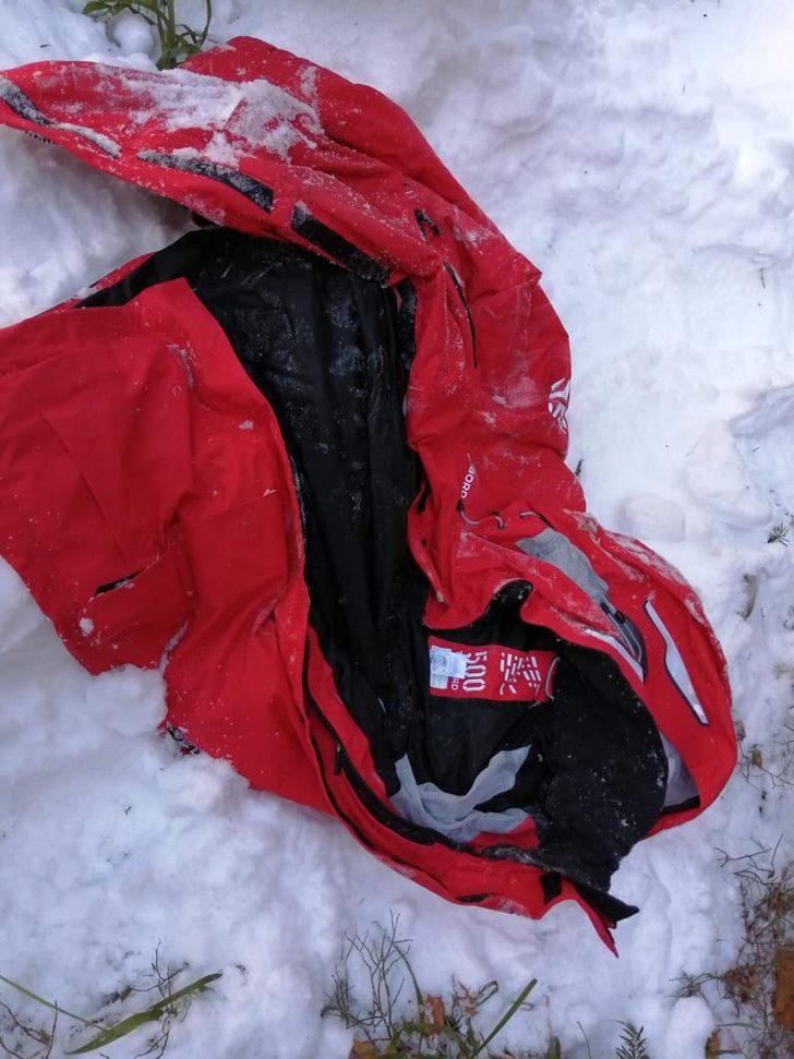 Uludağ'da kayıp dağcılardan Efe Sarp'ın kırmızı montu bulundu (2) G1