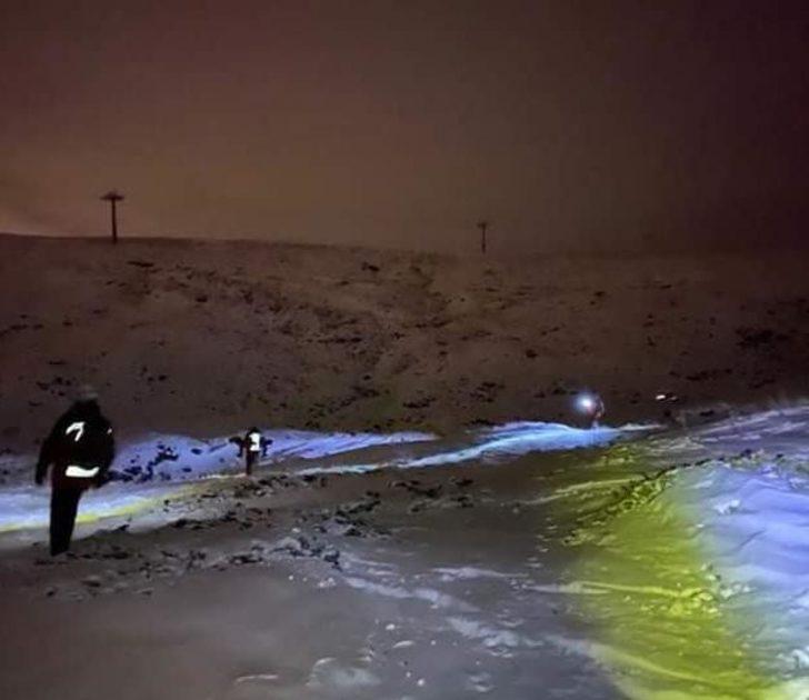 Uludağ'da kayıp dağcılardan Efe Sarp'ın kırmızı montu bulundu (2) G3