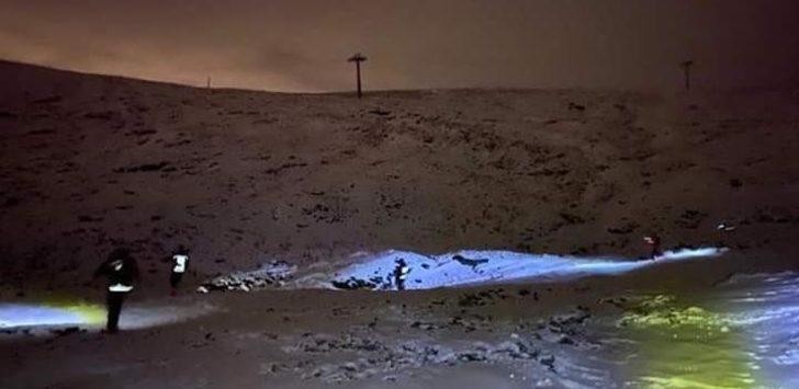 Uludağ'da kayıp dağcılardan Efe Sarp'ın kırmızı montu bulundu (2) G4