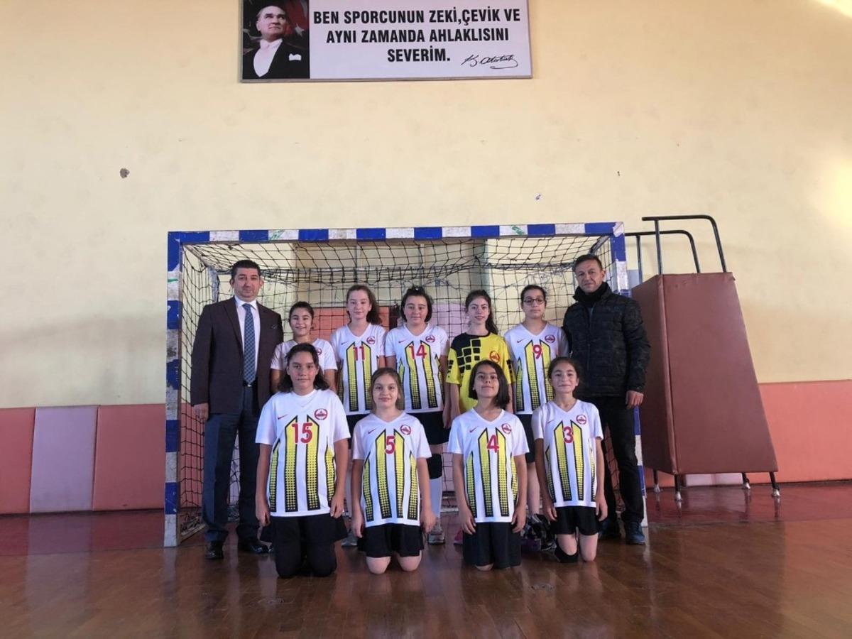 Hızırbeyli sultanlar hentbolda il birincisi oldu