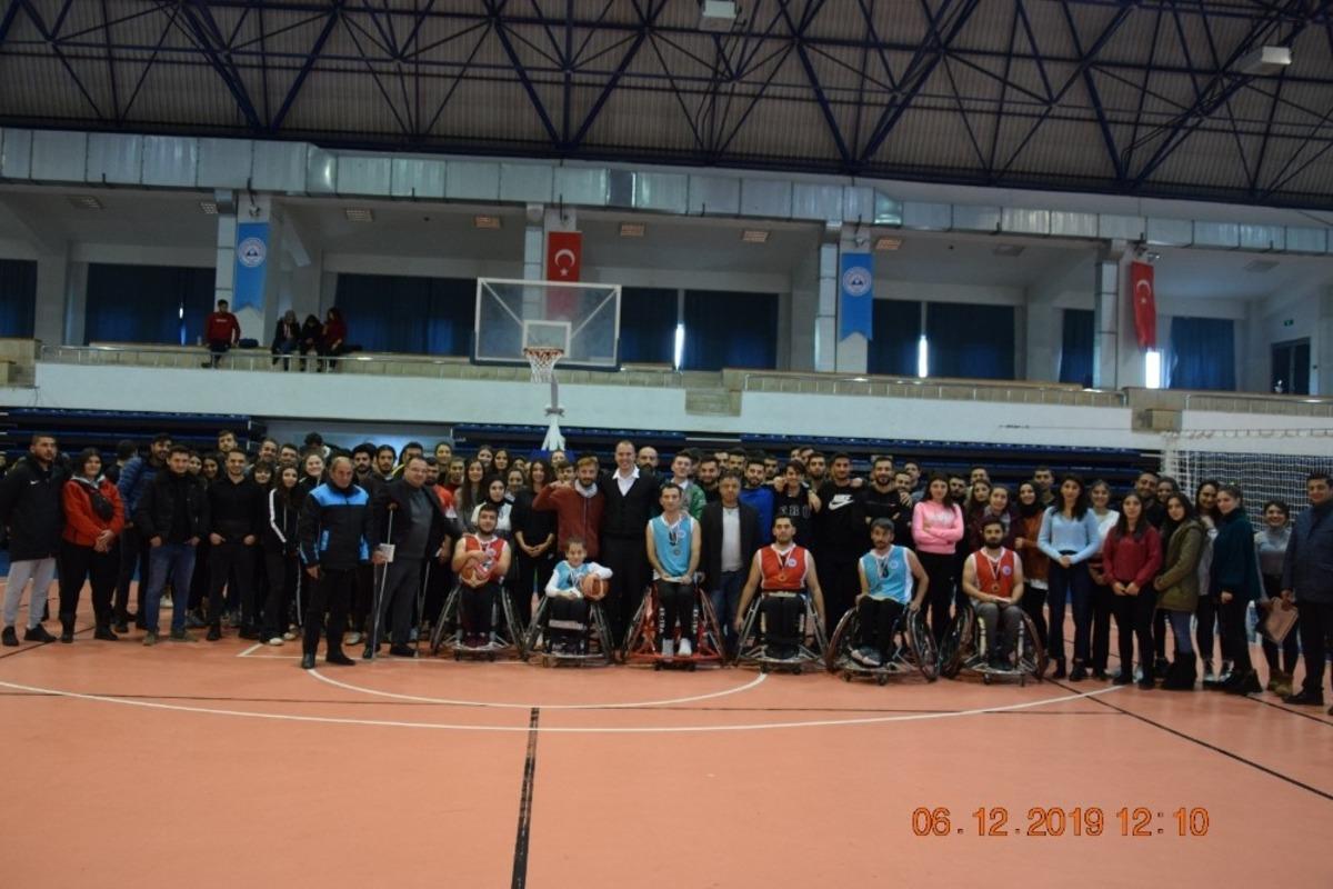 ER&Uuml;Spor Bilimleri&rsquo;nde &rsquo;&rsquo;En b&uuml;y&uuml;k engel sevgisizliktir&rsquo;&rsquo; etkinliği yapıldı