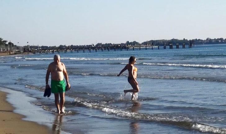 Antalya'da turistler aralık ayında denize girdi G5