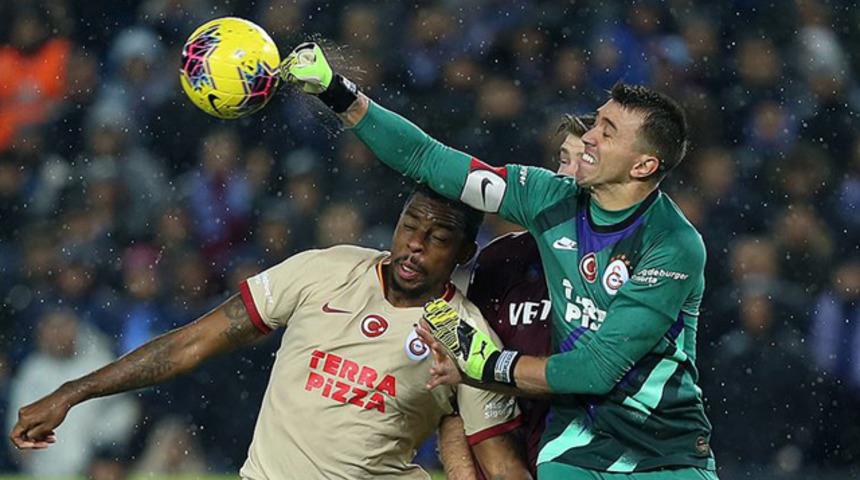 Fernando Muslera, Galatasaray'ı sırtlıyor