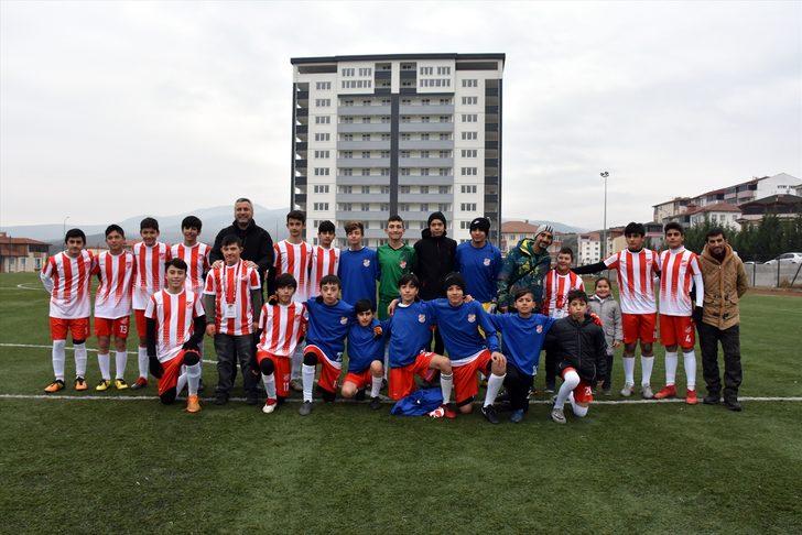 Down sendromlu iki çocuğun "yeşil sahaya çıkma" hayali gerçek oldu G4