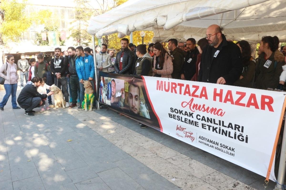 Hayatını kaybeden hayvan sever Murtaza&rsquo;nın anısına mama dağıtıldı