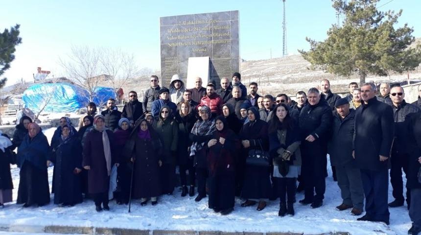 Batman Şehit ve Gazi Aileleri Derneği Dumlu şehitlerini andı