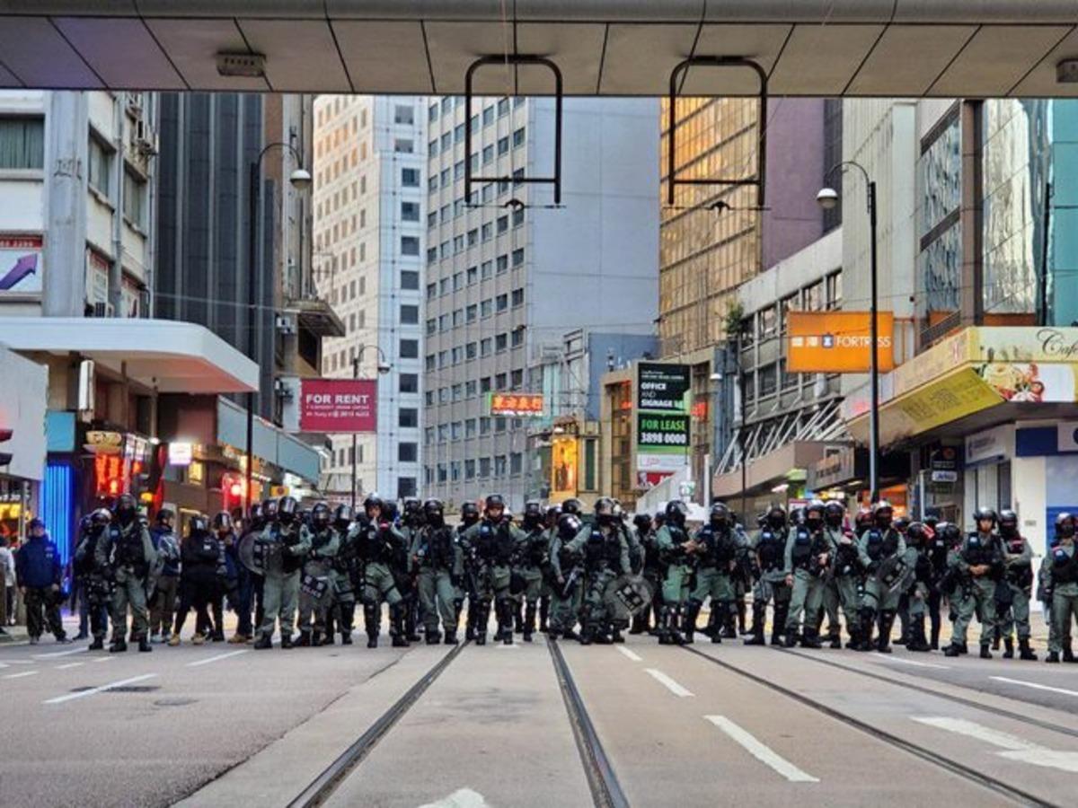 Hong Kong&rsquo;da binlerce eylemciden son &ccedil;ağrı!