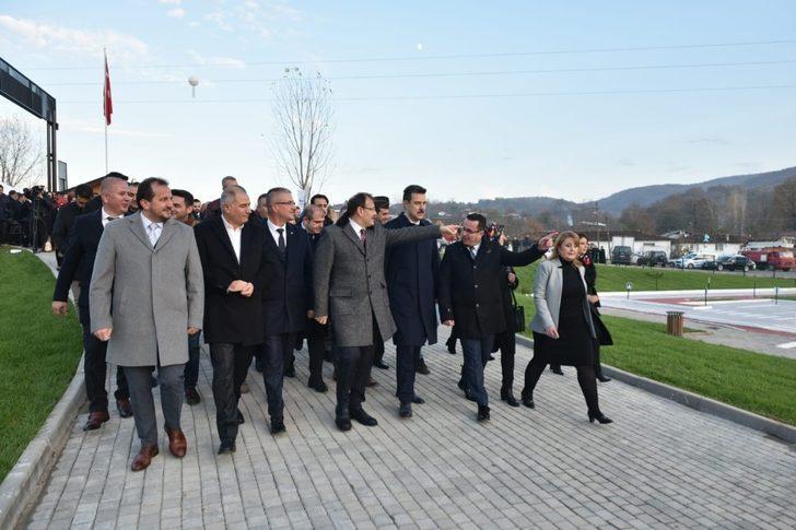 Mustafakemalpaşa Sosyal Etkinlik Merkezi törenle hizmete açıldı G2