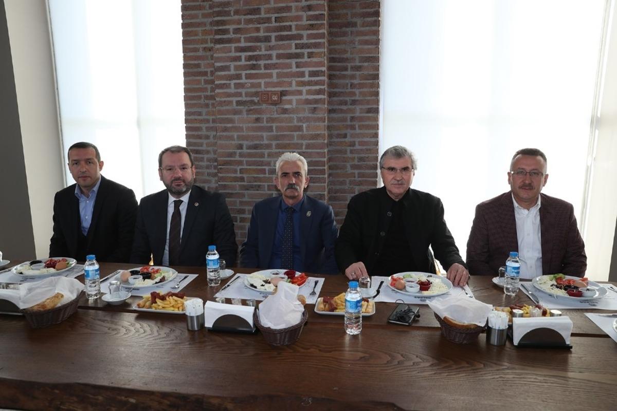 Başkan Y&uuml;ce: &ldquo;Şehit yakınları ve gazilerimizin her zaman yanındayız&rdquo;