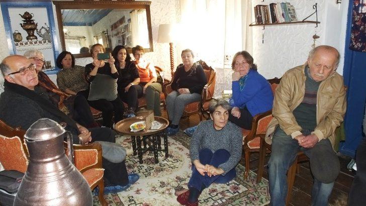 Edremit’te ilk kez sazlı sözlü edebiyat söyleşisi düzenlendi G2