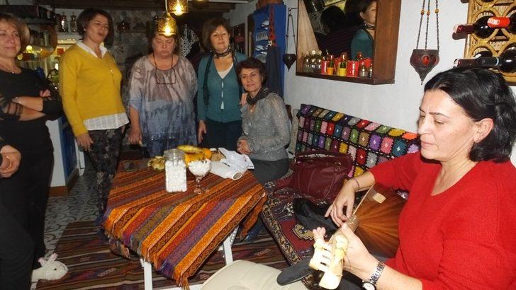 Edremit’te ilk kez sazlı sözlü edebiyat söyleşisi düzenlendi G5