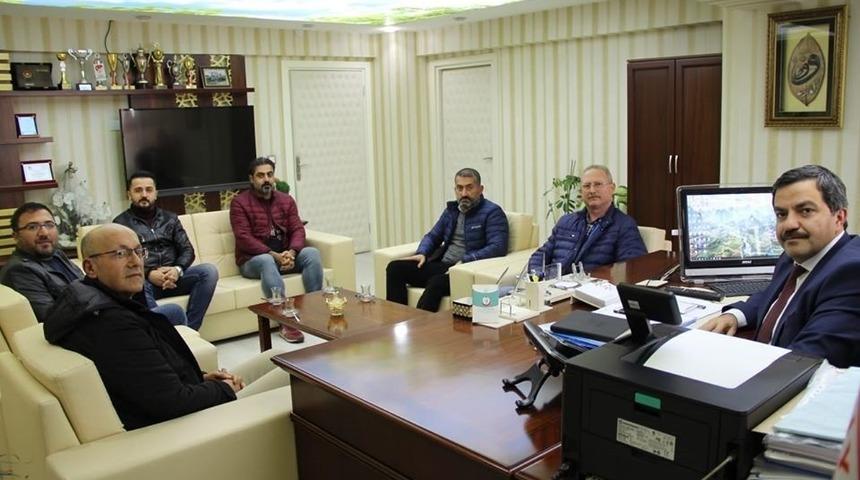 Doktorlar dernek &ccedil;atısı altında toplandı