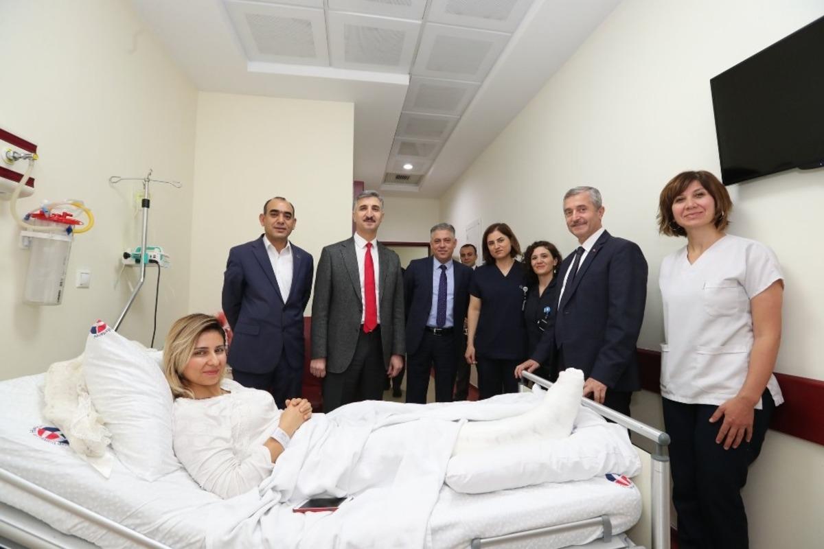 Tahmazoğlu&rsquo;ndan hastalara moral ziyareti