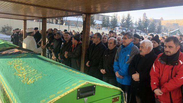 Vahit Alkır’ın anne acısı