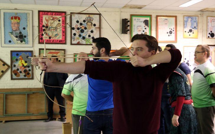 Brüksel'de geleneksel Türk okçuluğu tanıtıldı G4