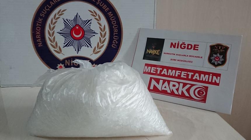 Niğde'de 800 gram sentetik uyuşturucu ele ge&ccedil;irildi
