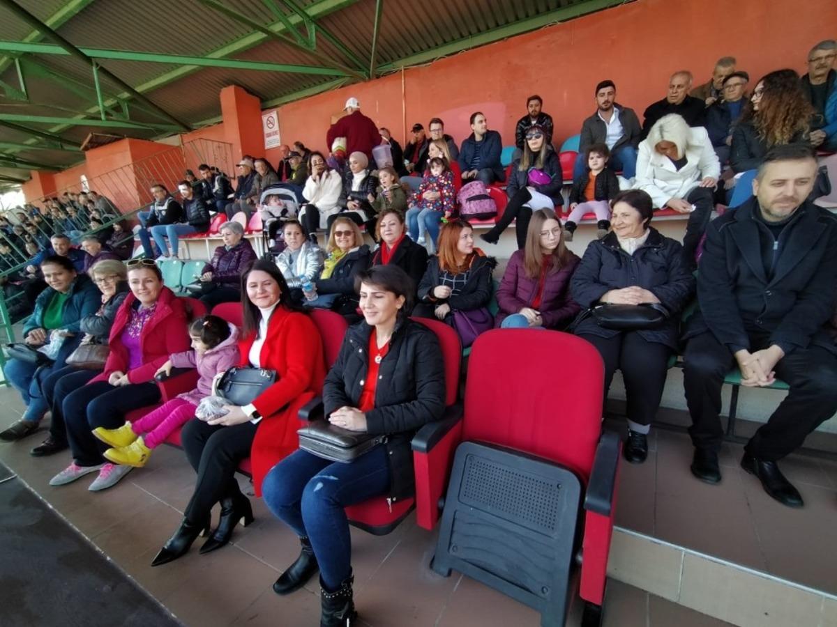 Trib&uuml;nler kadınlara emanet