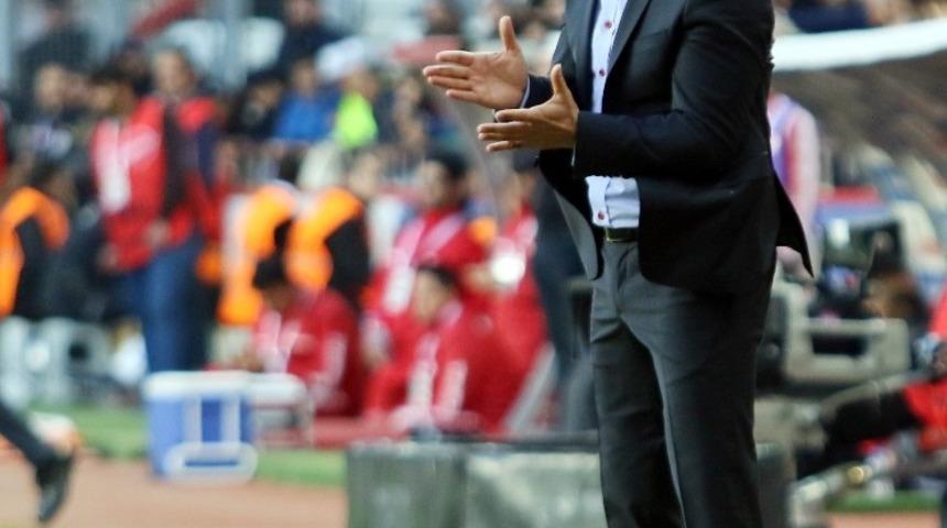 &Uuml;nal Karaman: "Sevindirici tek şey ma&ccedil;ı kazanmış olmamız"