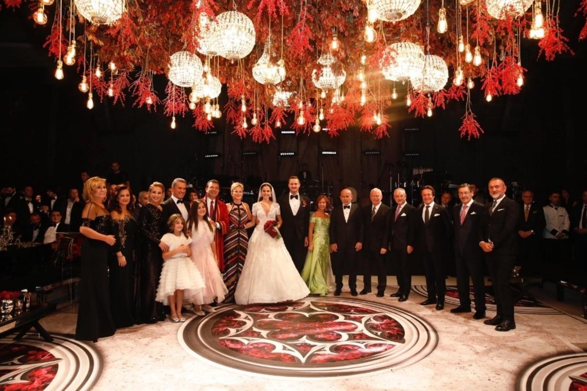 Sarıg&uuml;l ve &Ccedil;akır ailelerinin mutlu g&uuml;n&uuml;